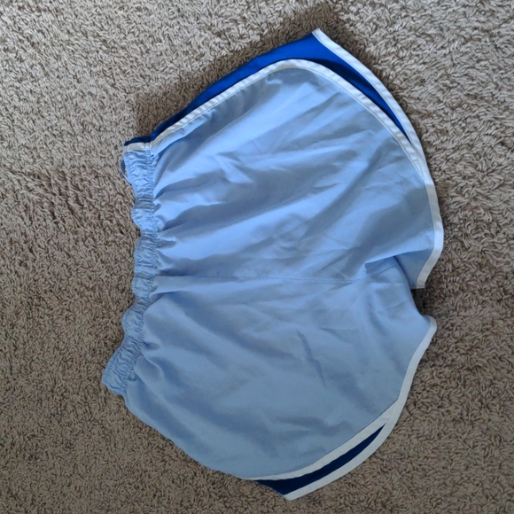 Size Large, Blue Nike Short - Picture 4 of 7
